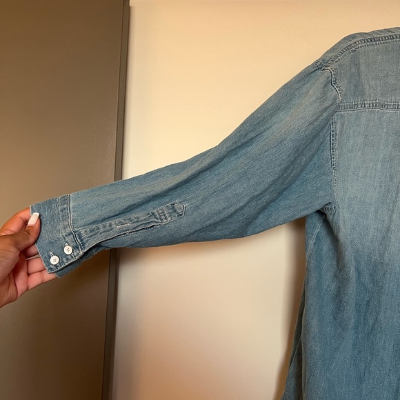Gap Oversized Medium Wash Denim Shirt Size Large - Picture 8 of 8